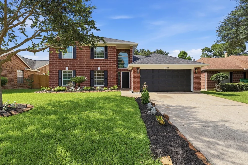 Unit for sale at 4823 Meadowglen Drive, Pearland, TX 77584
