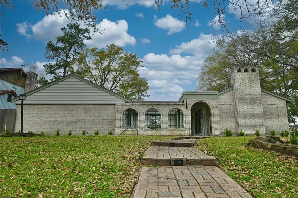 Unit for sale at 202 Pine Branch Drive, Spring, TX 77388