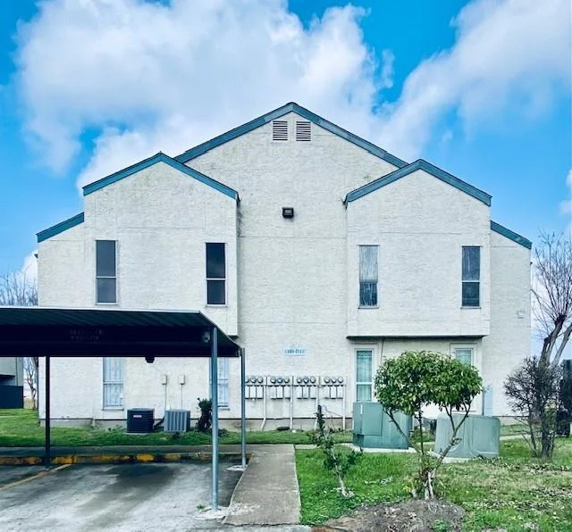 Unit for sale at 7313 Gulf Freeway, Houston, TX 77017