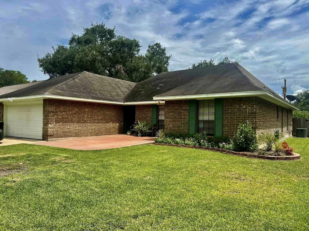 Unit for sale at 2816 La Mesa Street, Bay City, TX 77414