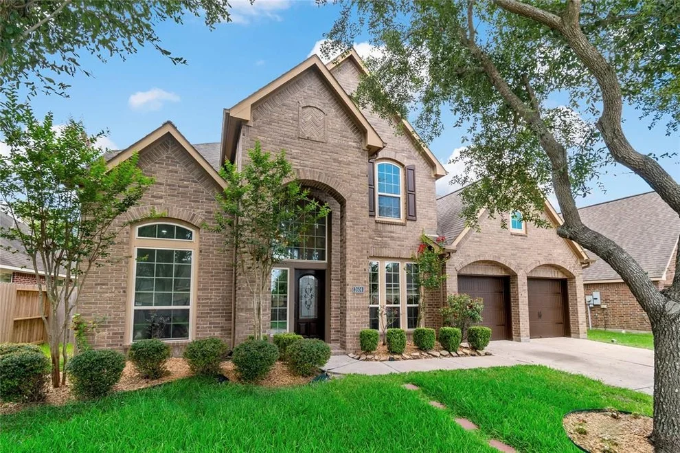 Unit for sale at 2604 Sweet Wind Drive, Pearland, TX 77584