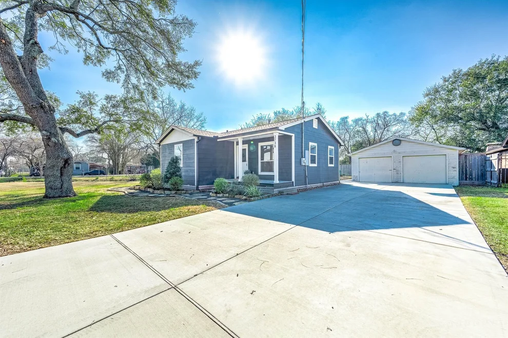 Unit for sale at 2738 Lilac Street, Pasadena, TX 77503