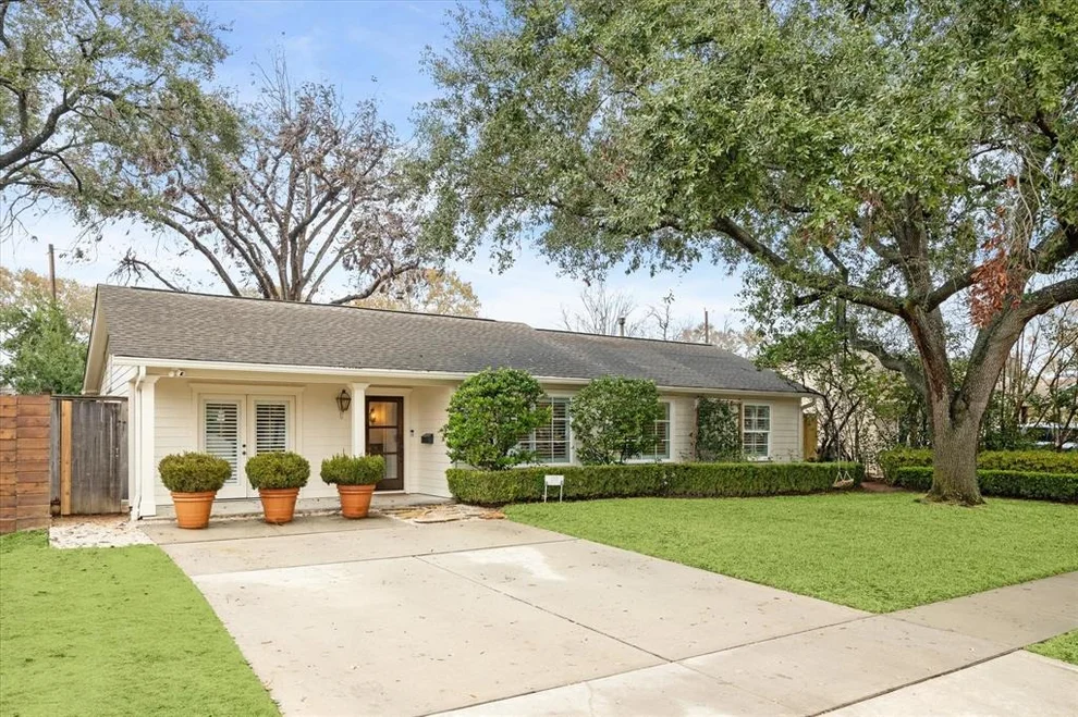 Unit for sale at 2715 Droxford Drive, Houston, TX 77008