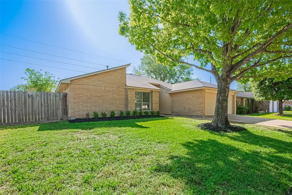 Unit for sale at 2710 Hazy Creek Drive, Houston, TX 77084