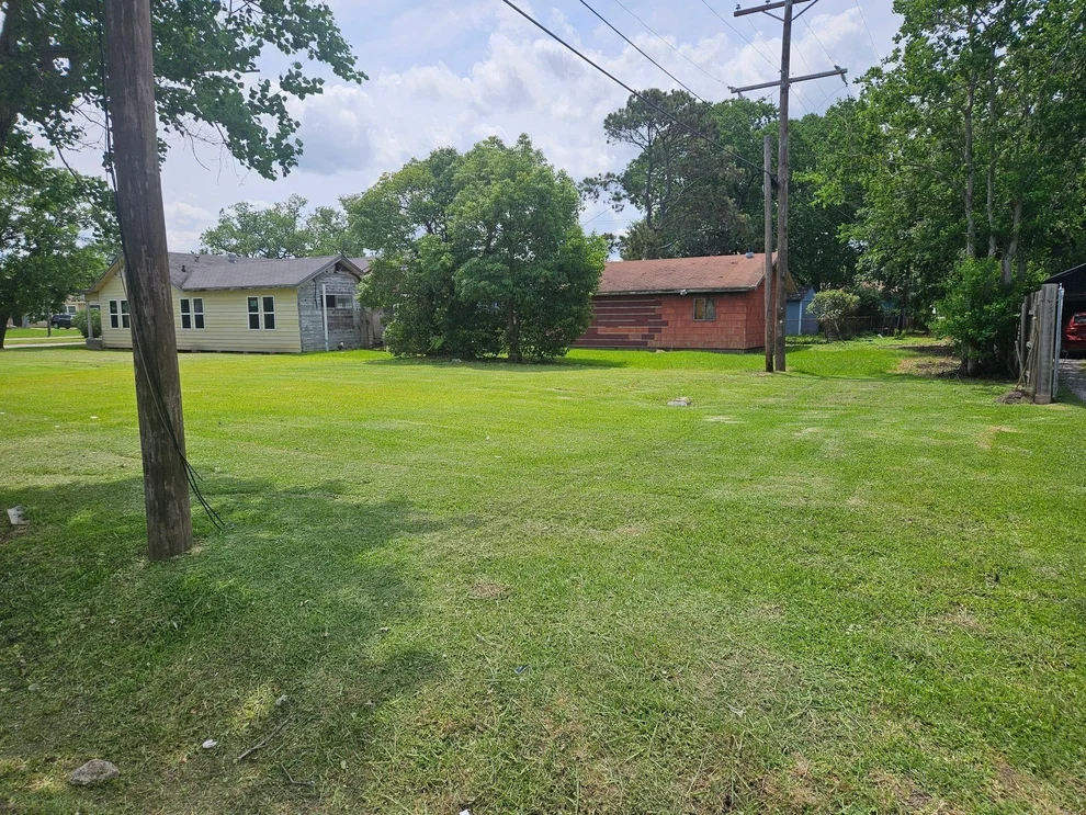Unit for sale at 2517 18th Street, Port Arthur, TX 77640