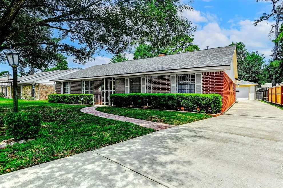 Unit for sale at 10058 Haddington Drive, Houston, TX 77080