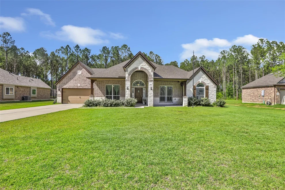 Unit for sale at 1360 Road 66113, Dayton, TX 77535
