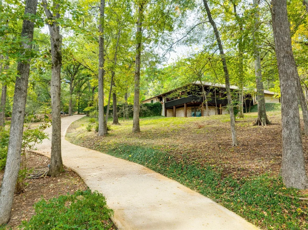 Unit for sale at 2223 N Link Street, Palestine, TX 75803