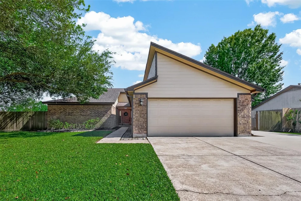 Unit for sale at 12306 River Bend Drive, Mont Belvieu, TX 77523