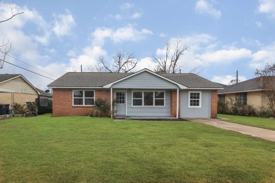 Unit for sale at 201 Floradora Lane, Houston, TX 77076