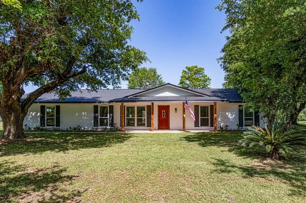 Unit for sale at 652 E Taylor Lake Circle, Livingston, TX 77351