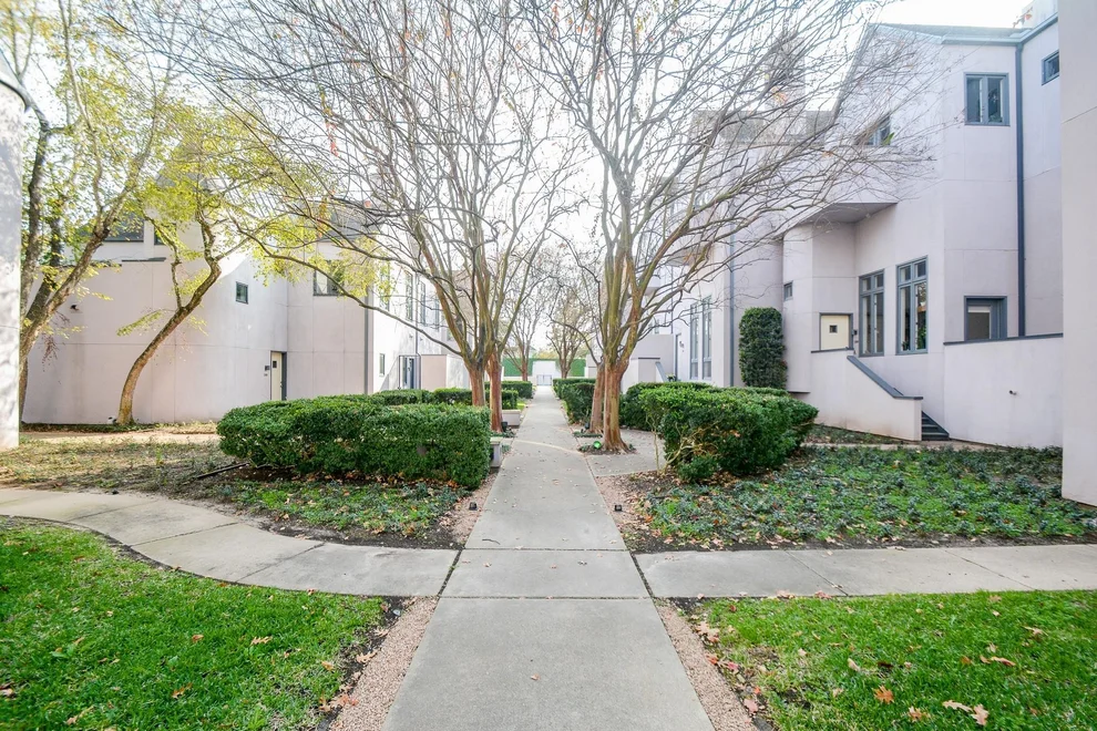 Unit for sale at 1395 Arlington Street, Houston, TX 77008