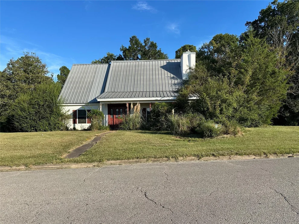 Unit for sale at 46 Westwood Drive E, Trinity, TX 75862