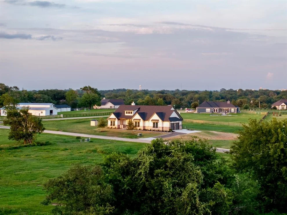 Unit for sale at 1176 Bluebonnet Ridge, Chappell Hill, TX 77426