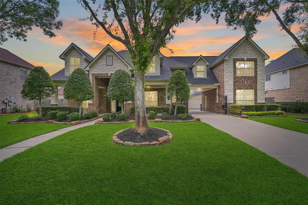 Unit for sale at 3342 Duke Lane, Friendswood, TX 77546