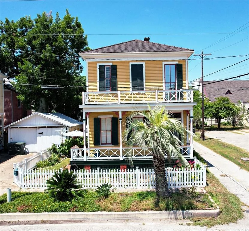 Unit for sale at 1015 20th Street, Galveston, TX 77550