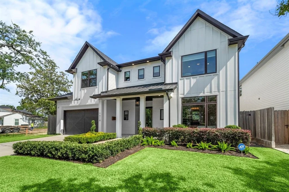 Unit for sale at 1610 Woodcrest Drive, Houston, TX 77018