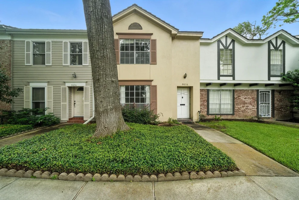 Unit for sale at 9654 Westview Drive, Houston, TX 77055