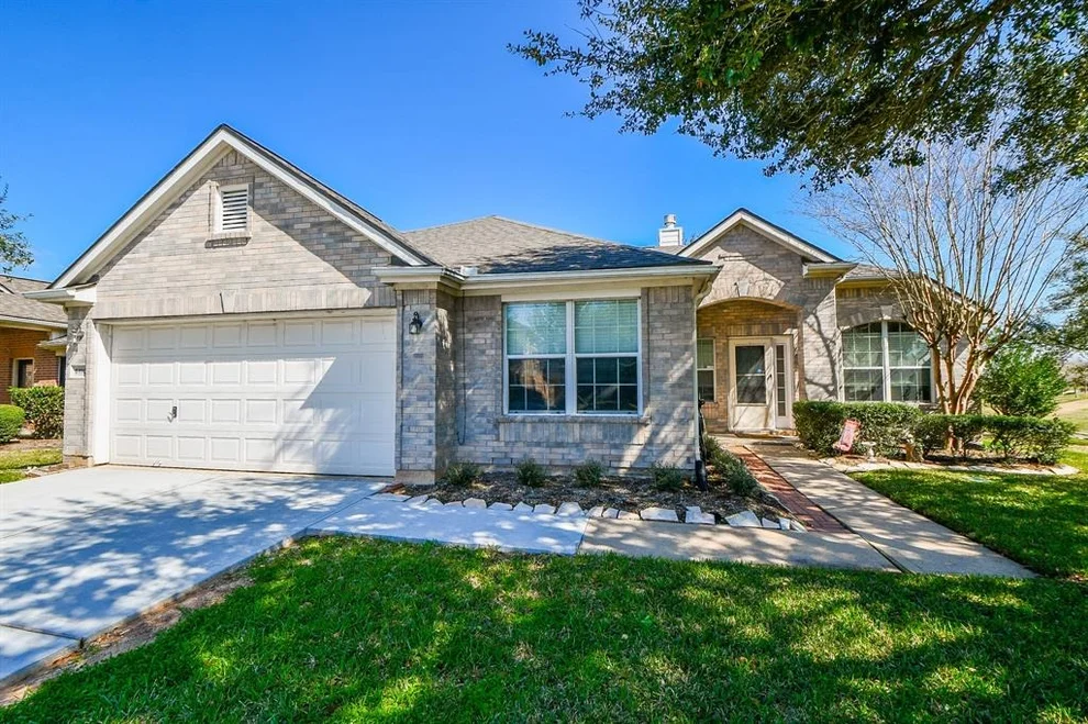 Unit for sale at 5110 Meadow Canyon Drive, Sugar Land, TX 77479