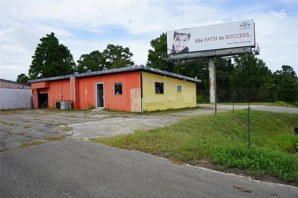 Unit for sale at 20 Flys Street, Shepherd, TX 77371