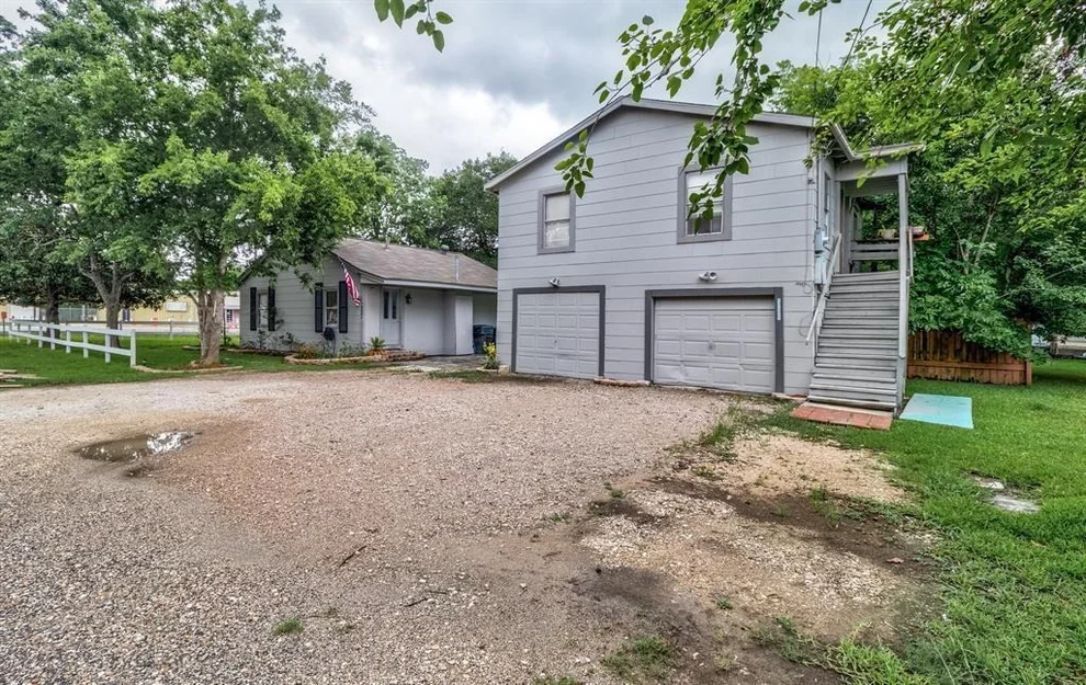 Unit for sale at 4114 Victoria Avenue, Dickinson, TX 77539