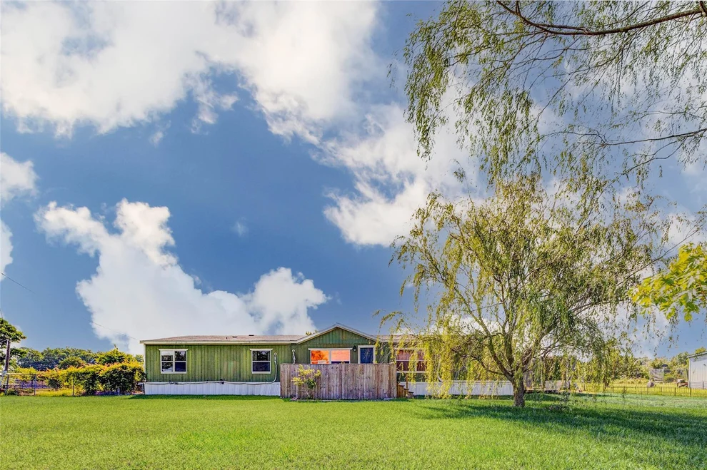 Unit for sale at 333 County Road 4923, Dayton, TX 77535