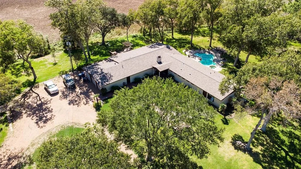 Unit for sale at 121 Laughlin Road, Eagle Lake, TX 77434