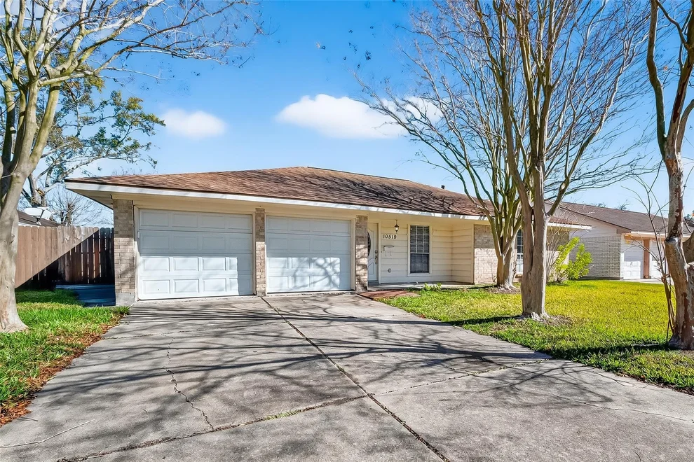 Unit for sale at 10519 Sagepark Lane, Houston, TX 77089