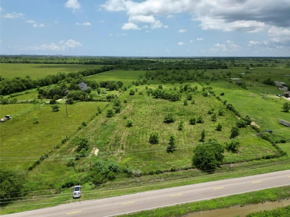 Unit for sale at 0 County Road 171, Liverpool, TX 77577