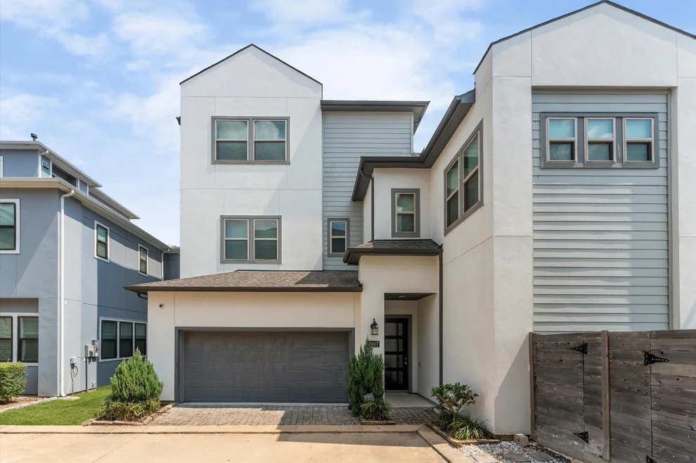 Unit for sale at 12007 Royal Oaks Run Drive, Houston, TX 77082