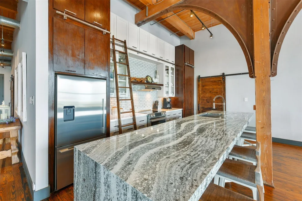 Unit for sale at 2400 Mechanic Street, Galveston, TX 77550