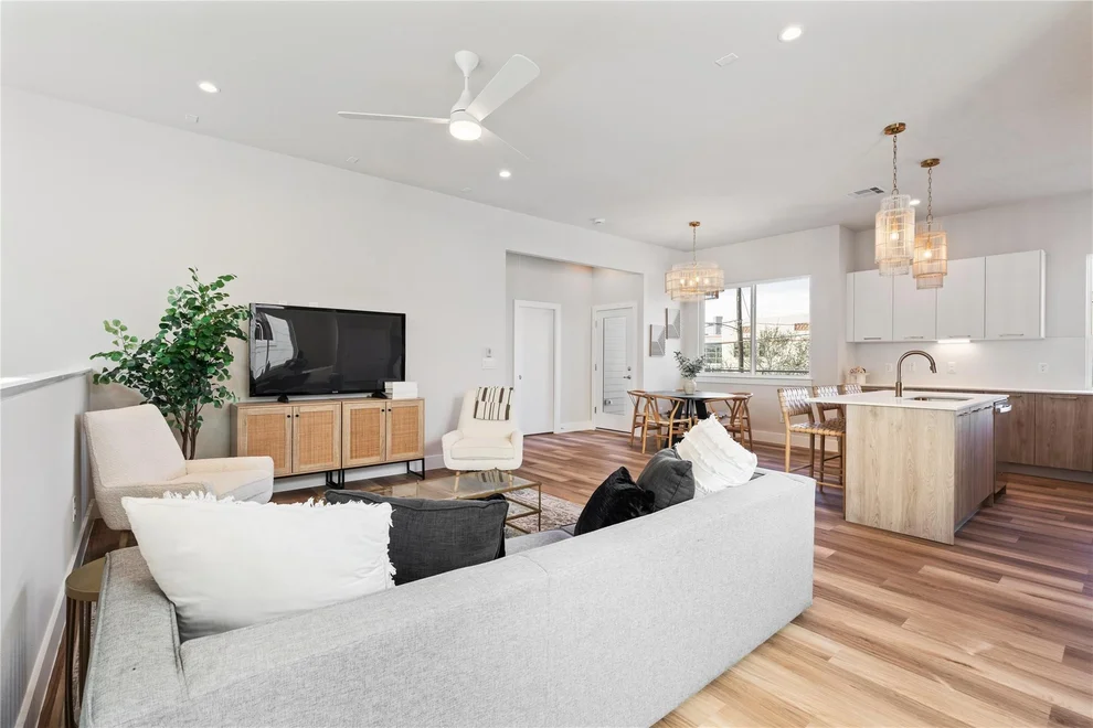 Unit for sale at 1702 Bringhurst Street, Houston, TX 77020