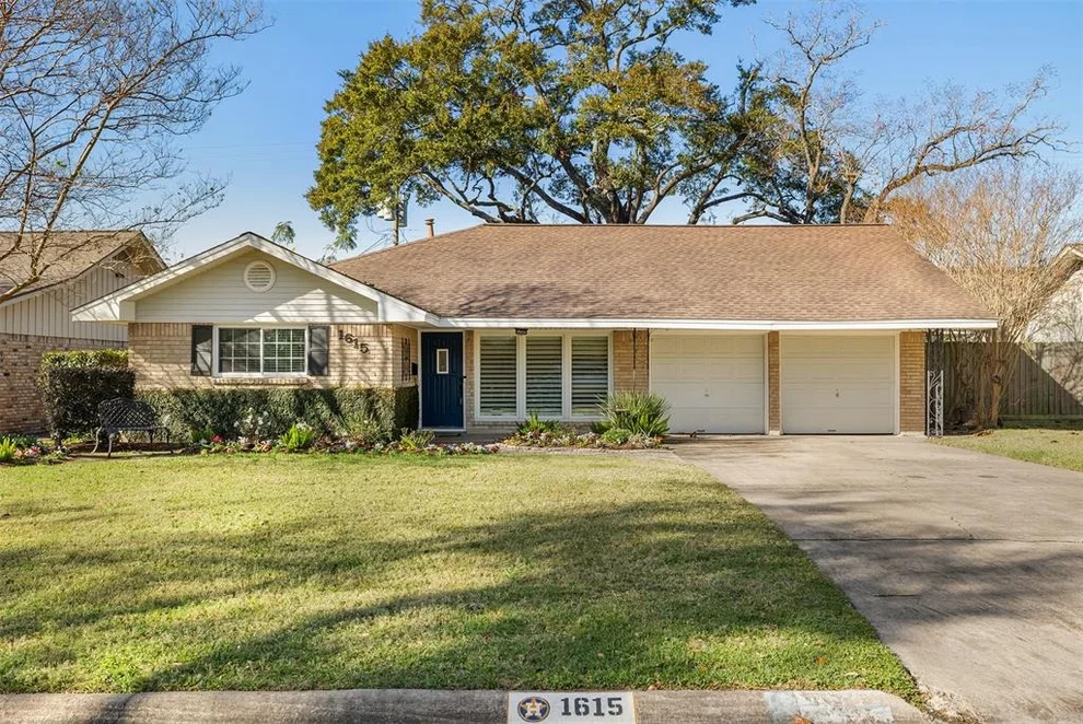 Unit for sale at 1615 Shadow Bend Drive, Houston, TX 77043
