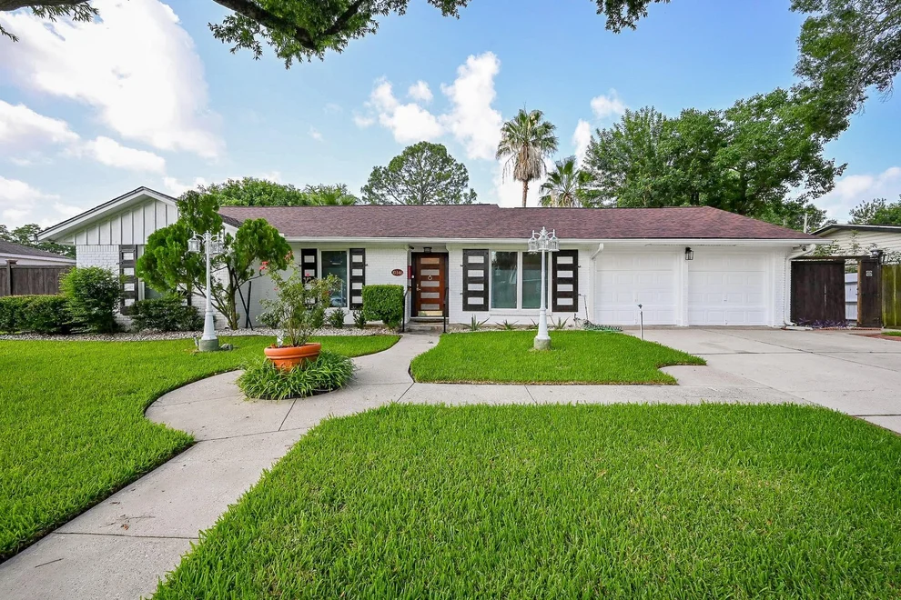 Unit for sale at 10346 Carlow Lane, La Porte, TX 77571