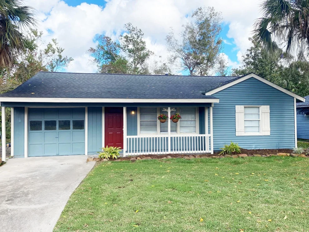 Unit for sale at 1021 Wimberly Street, Angleton, TX 77515