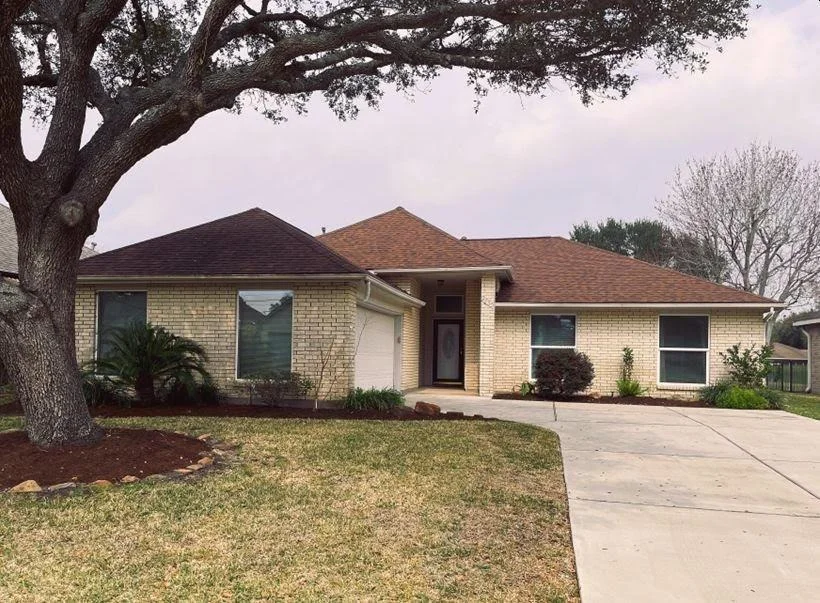 Unit for sale at 2735 S Peach Hollow Circle, Pearland, TX 77584
