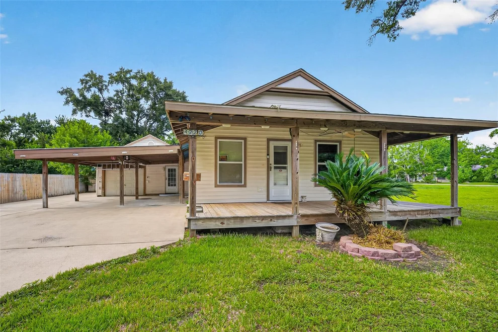 Unit for sale at 4220 Alabama Avenue, Dickinson, TX 77539