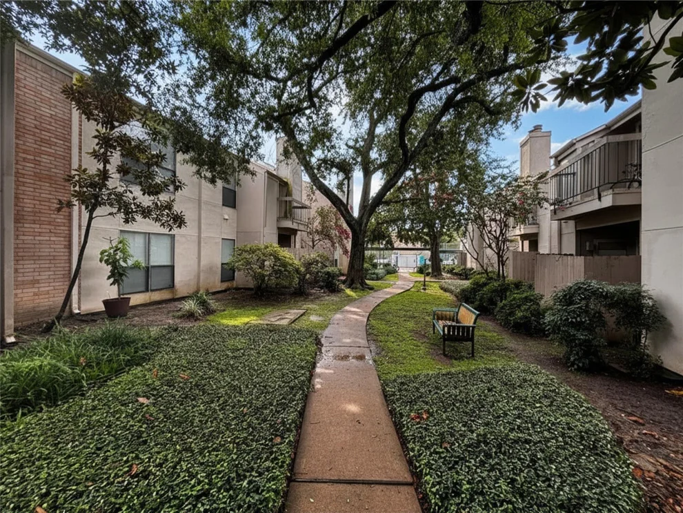 Unit for sale at 7900 N Stadium Drive, Houston, TX 77030