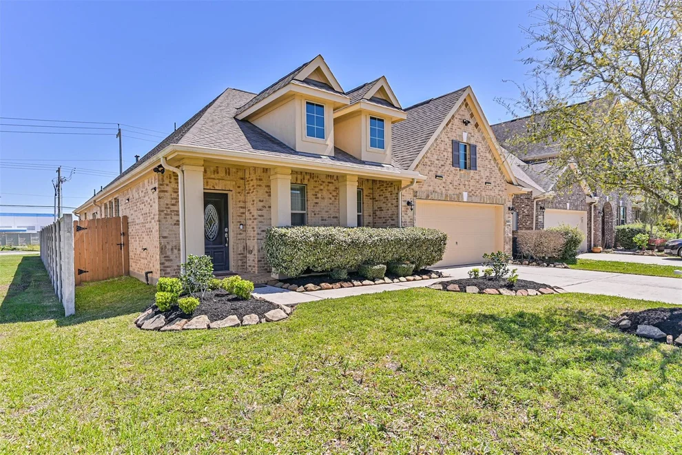 Unit for sale at 1629 Canchola Lane, League City, TX 77573