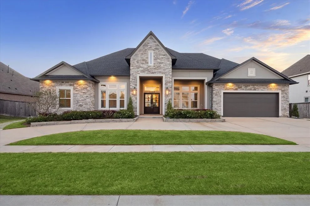 Unit for sale at 2028 Yellowstone Trail, Friendswood, TX 77546