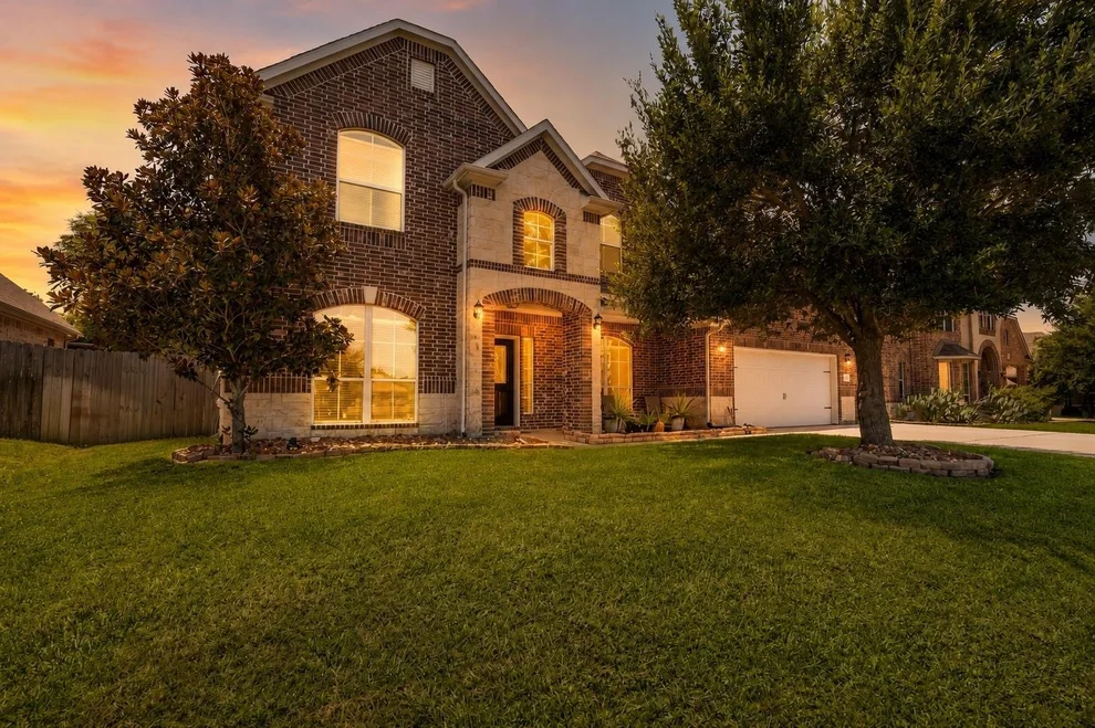 Unit for sale at 13859 Shoreline Drive, Willis, TX 77318