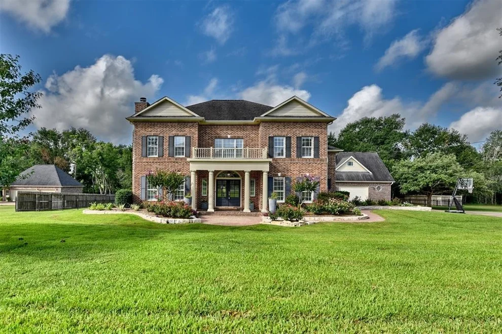 Unit for sale at 3101 Creekside Drive, Brenham, TX 77833