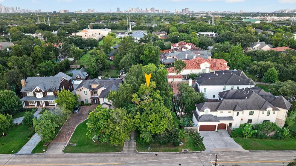 Unit for sale at 6405 Newcastle Street, Bellaire, TX 77401