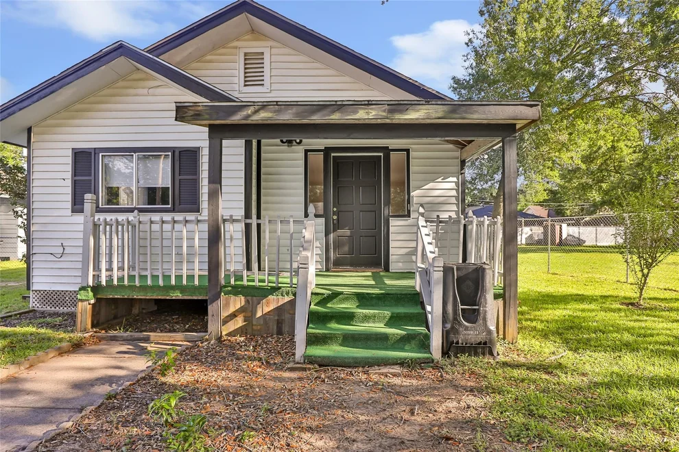 Unit for sale at 105 Graham Street, Baytown, TX 77520