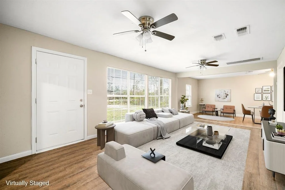 Unit for sale at 7921 Oak Knoll Lane, Houston, TX 77028