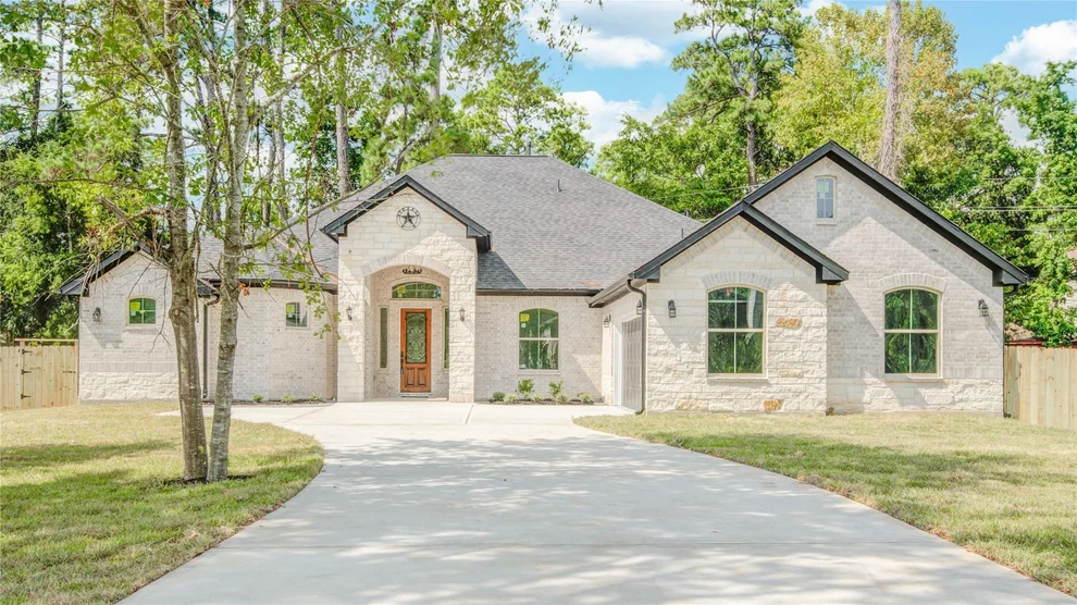 Unit for sale at 11926 Brandy Drive, Tomball, TX 77377