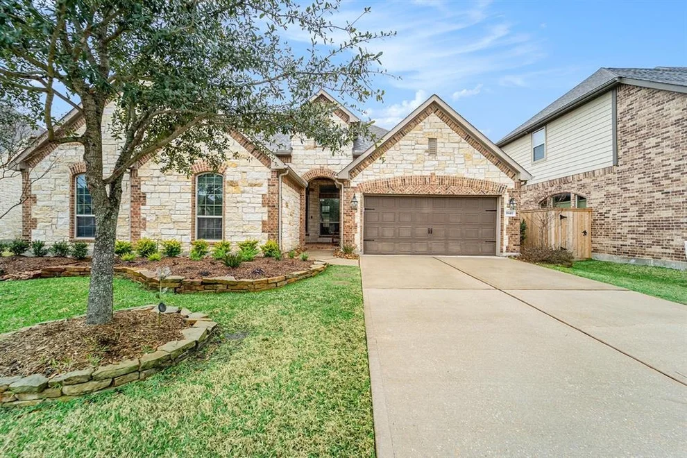Unit for sale at 18411 Harlow Drive, Tomball, TX 77377
