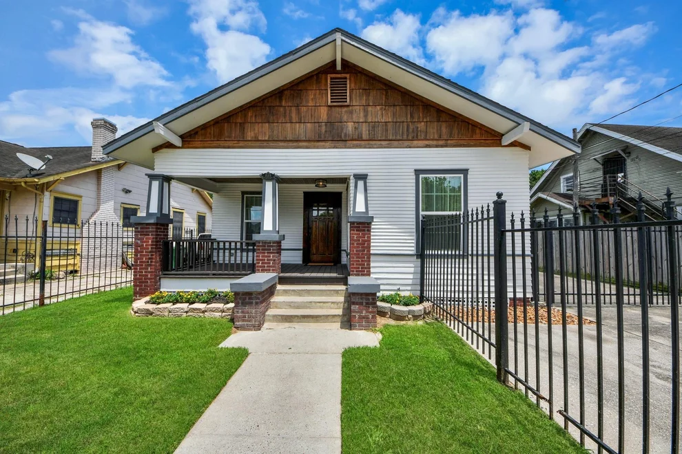 Unit for sale at 225 Lenox Street, Houston, TX 77011