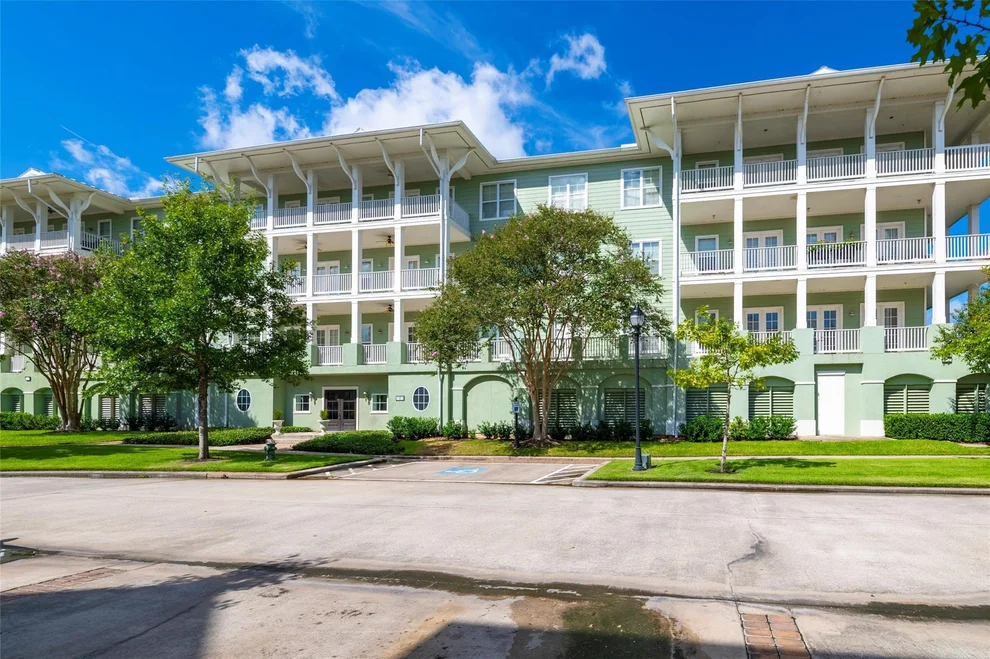 Unit for sale at 161 W Breezy Way, The Woodlands, TX 77380