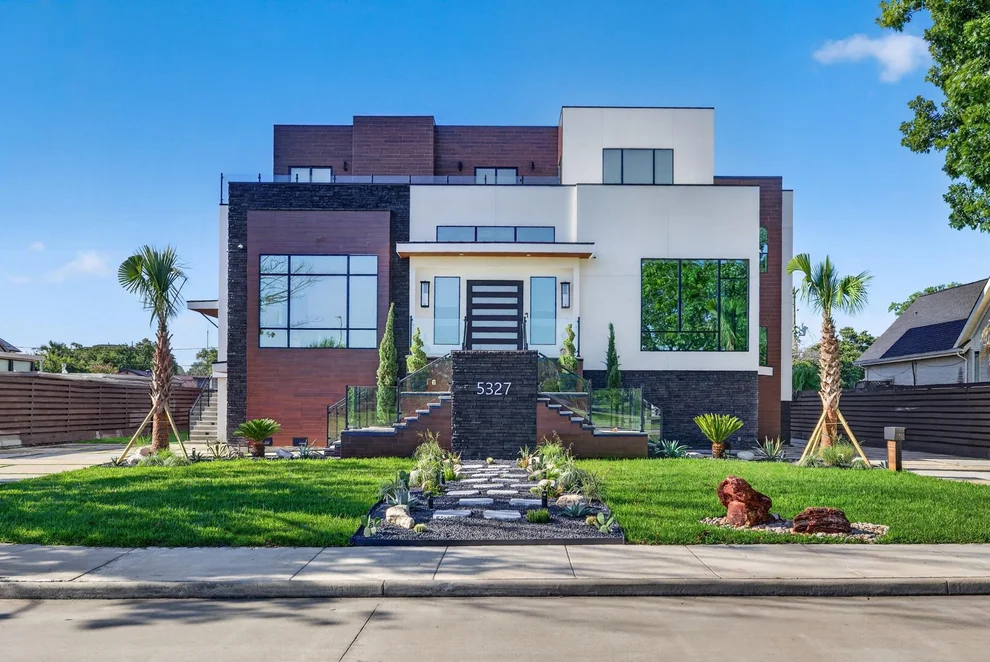 Unit for sale at 5327 S Braeswood Boulevard, Houston, TX 77096